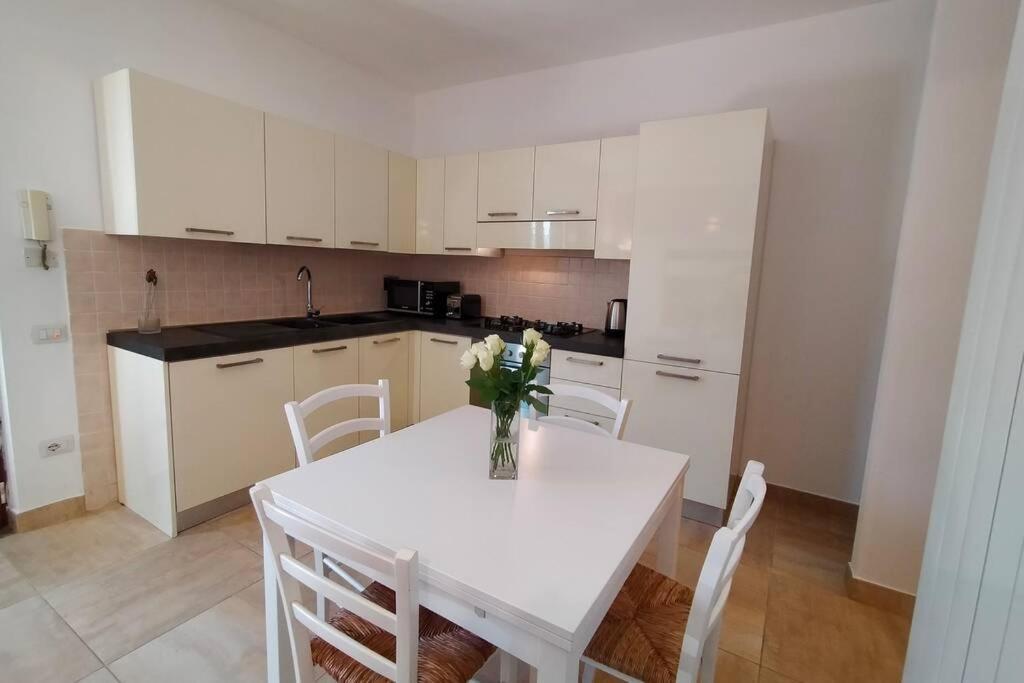 Poggio Ai Grilli Apartment Certaldo Bagian luar foto